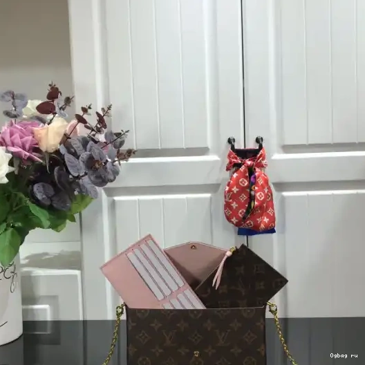 VUITTON FÉLICIE LOUIS POCHETTE 0324